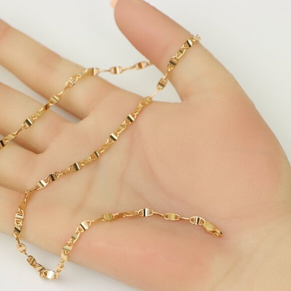 "Twisted Flat Link Rose Gold Necklace, Modern Chic Chain Design, XPNL0183 - Picture 4 of 12